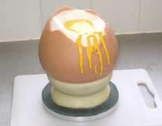 "yolk" added - yellow royal icing
