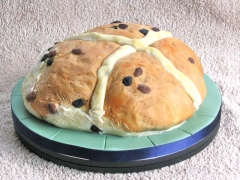 Easter 2007 - Hot Cross Bun cake