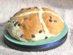 Easter 2007 - Hot Cross Bun cake